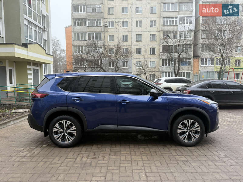 Позашляховик / Кросовер Nissan Rogue 2020 в Ромнах