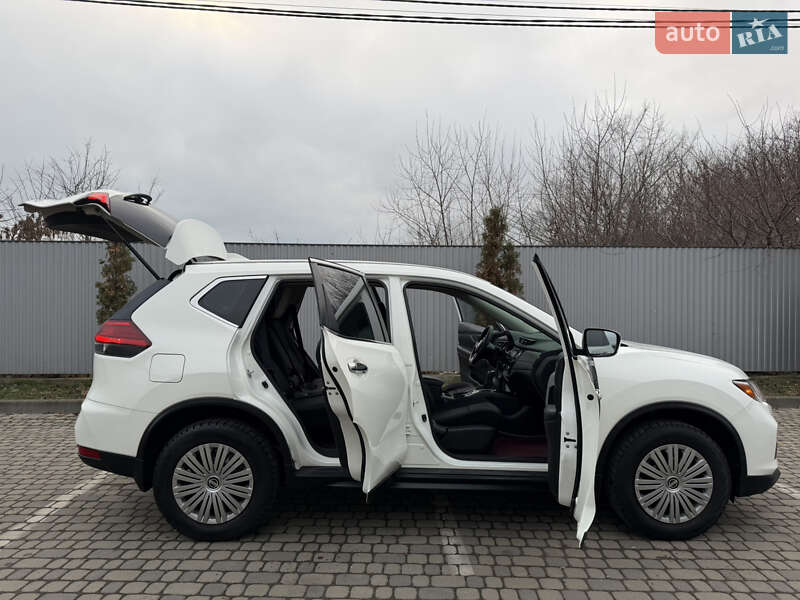 Внедорожник / Кроссовер Nissan Rogue 2018 в Ивано-Франковске