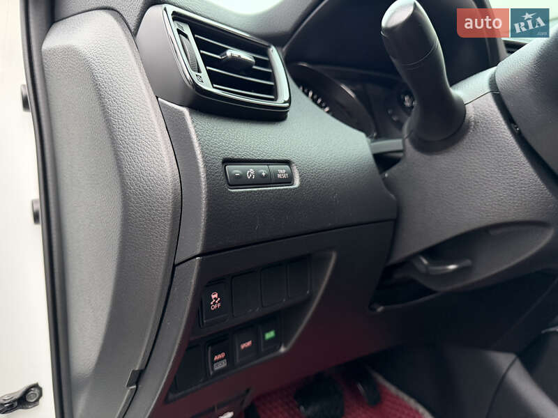 Внедорожник / Кроссовер Nissan Rogue 2018 в Ивано-Франковске