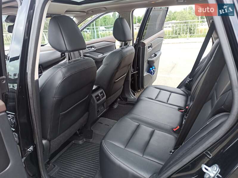 Внедорожник / Кроссовер Nissan Rogue 2021 в Киеве