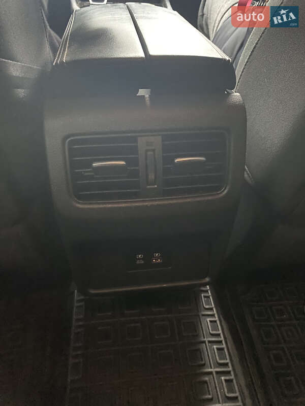 Внедорожник / Кроссовер Nissan Rogue 2020 в Запорожье