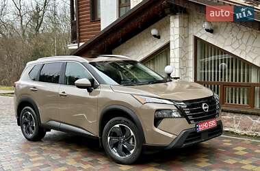 Внедорожник / Кроссовер Nissan Rogue 2024 в Тернополе