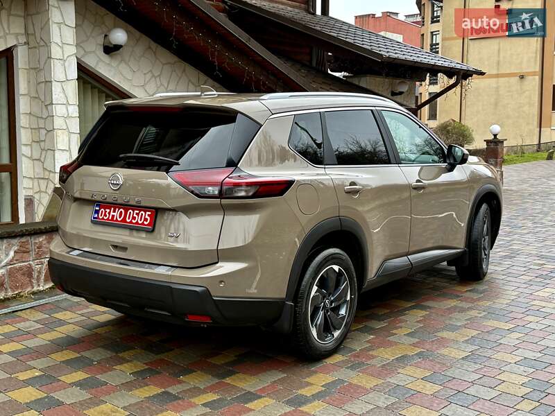 Позашляховик / Кросовер Nissan Rogue 2024 в Тернополі