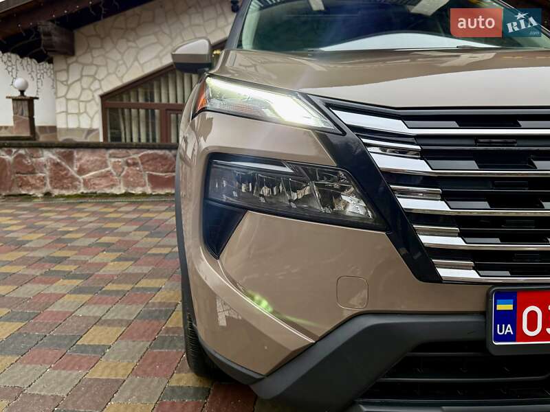 Позашляховик / Кросовер Nissan Rogue 2024 в Тернополі