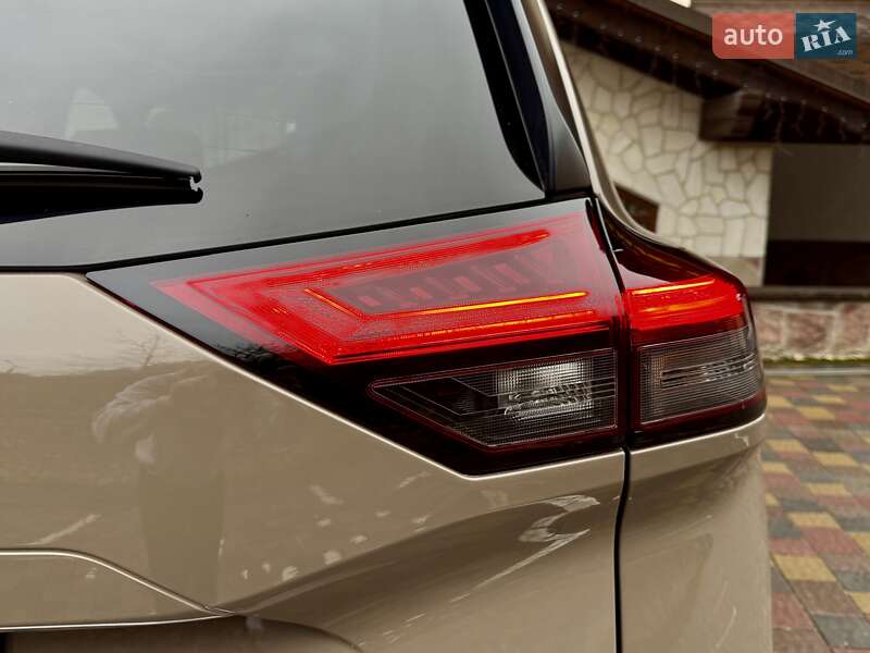 Позашляховик / Кросовер Nissan Rogue 2024 в Тернополі