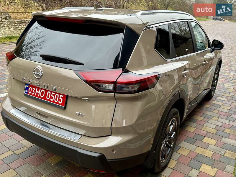 Позашляховик / Кросовер Nissan Rogue 2024 в Тернополі