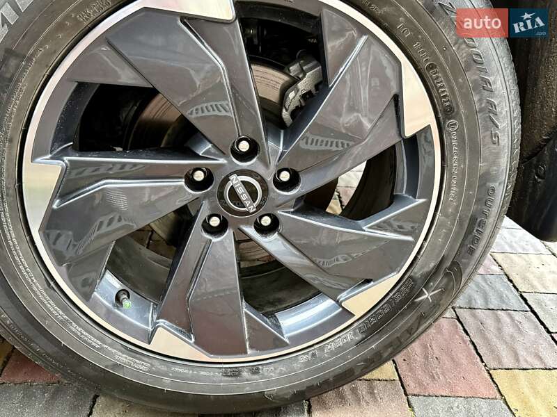 Позашляховик / Кросовер Nissan Rogue 2024 в Тернополі