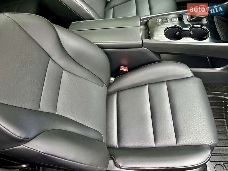 Позашляховик / Кросовер Nissan Rogue 2024 в Тернополі