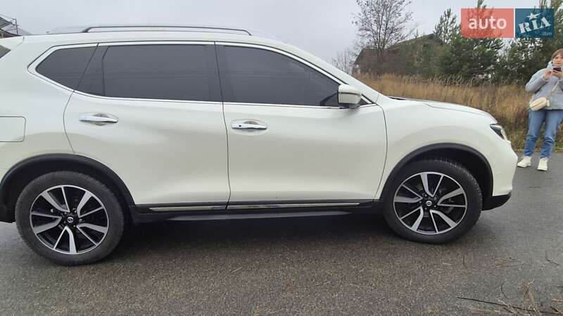 Позашляховик / Кросовер Nissan Rogue 2016 в Києві