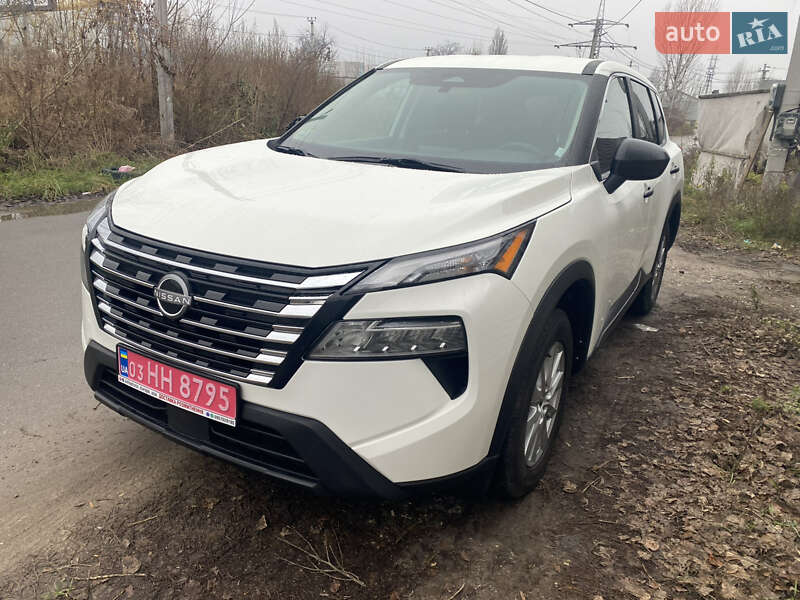 Внедорожник / Кроссовер Nissan Rogue 2024 в Киеве
