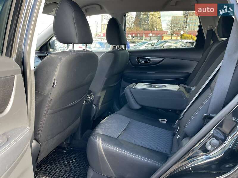 Внедорожник / Кроссовер Nissan Rogue 2017 в Киеве