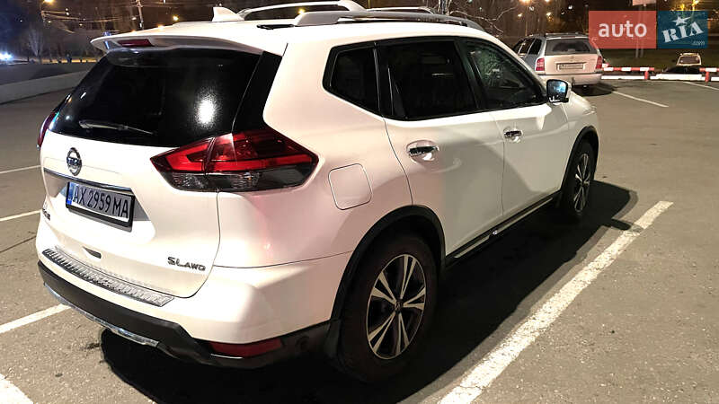 Внедорожник / Кроссовер Nissan Rogue 2017 в Харькове