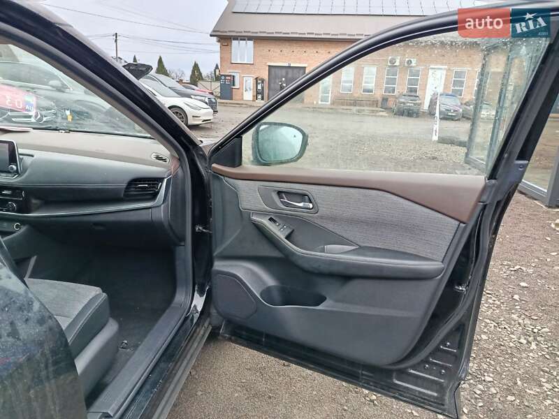 Внедорожник / Кроссовер Nissan Rogue 2021 в Луцке