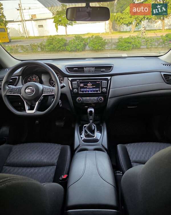 Позашляховик / Кросовер Nissan Rogue 2018 в Вишгороді