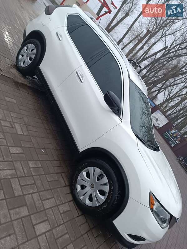 Внедорожник / Кроссовер Nissan Rogue 2016 в Прилуках