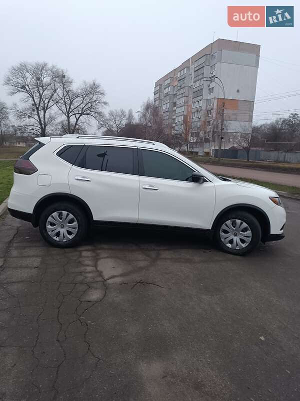 Внедорожник / Кроссовер Nissan Rogue 2016 в Прилуках