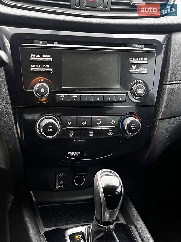 Внедорожник / Кроссовер Nissan Rogue 2017 в Луцке