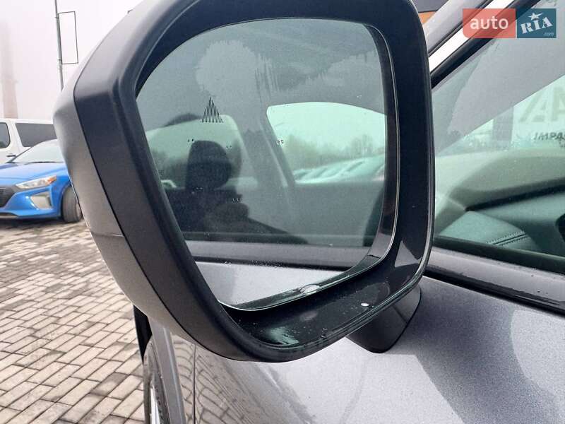 Позашляховик / Кросовер Nissan Rogue 2023 в Львові