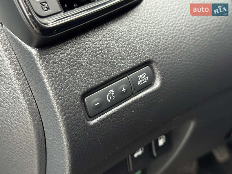 Внедорожник / Кроссовер Nissan Rogue 2018 в Нетешине