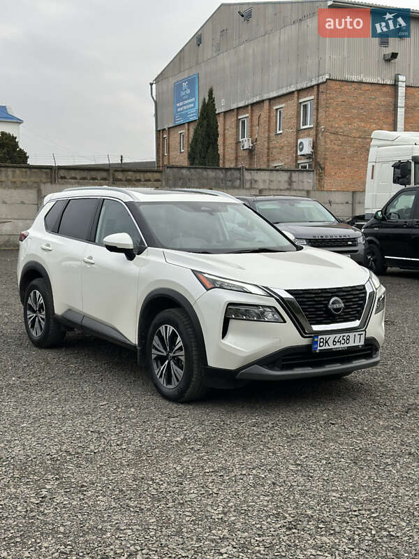 Внедорожник / Кроссовер Nissan Rogue 2022 в Луцке