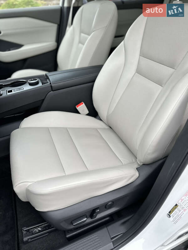 Внедорожник / Кроссовер Nissan Rogue 2022 в Луцке