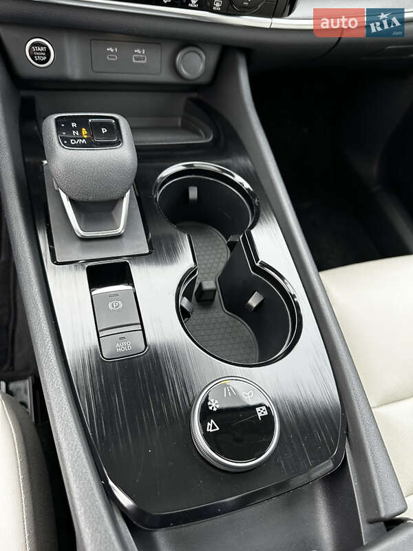 Внедорожник / Кроссовер Nissan Rogue 2022 в Луцке