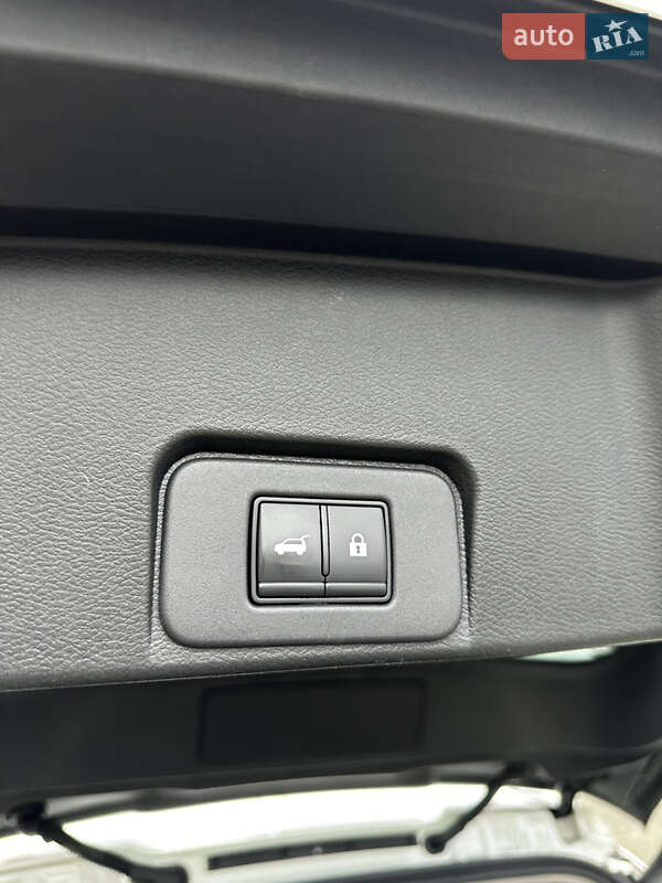 Внедорожник / Кроссовер Nissan Rogue 2022 в Луцке