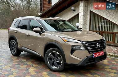 Внедорожник / Кроссовер Nissan Rogue 2024 в Тернополе