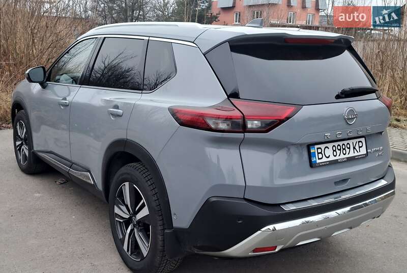 Внедорожник / Кроссовер Nissan Rogue 2023 в Львове