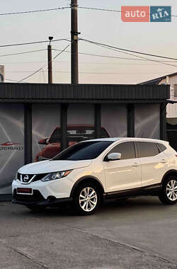 Внедорожник / Кроссовер Nissan Rogue 2017 в Кропивницком