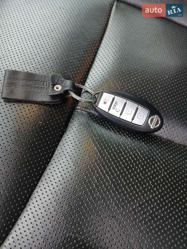 Позашляховик / Кросовер Nissan Rogue 2014 в Івано-Франківську