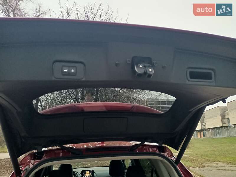 Позашляховик / Кросовер Nissan Rogue 2022 в Дніпрі