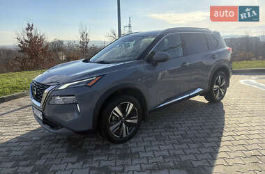 Внедорожник / Кроссовер Nissan Rogue 2020 в Львове