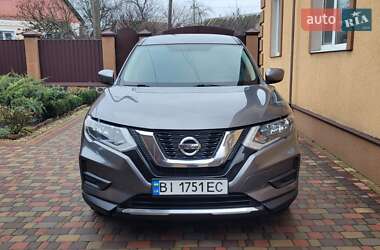 Внедорожник / Кроссовер Nissan Rogue 2017 в Миргороде