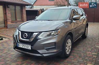 Внедорожник / Кроссовер Nissan Rogue 2017 в Миргороде