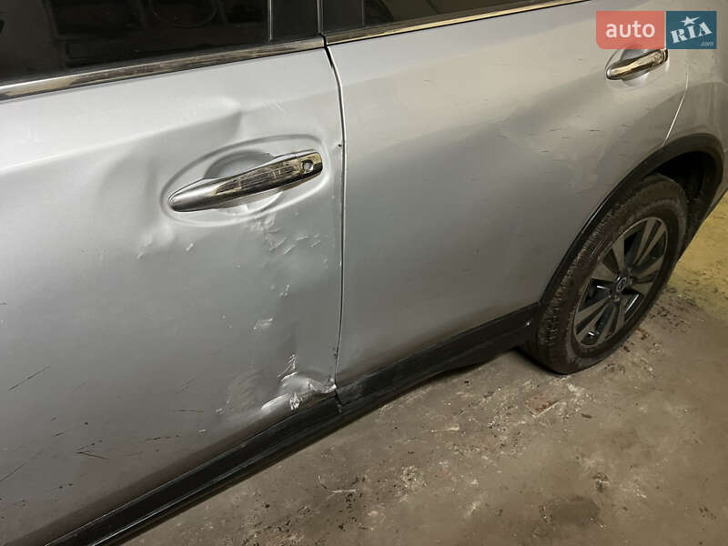 Позашляховик / Кросовер Nissan Rogue 2015 в Опішне