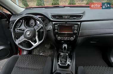 Позашляховик / Кросовер Nissan Rogue 2017 в Маневичах