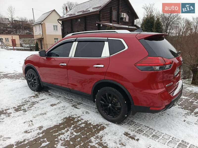 Позашляховик / Кросовер Nissan Rogue 2017 в Липовці