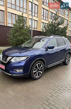 Позашляховик / Кросовер Nissan Rogue 2017 в Львові