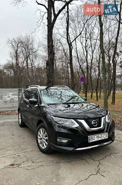 Внедорожник / Кроссовер Nissan Rogue 2017 в Тернополе