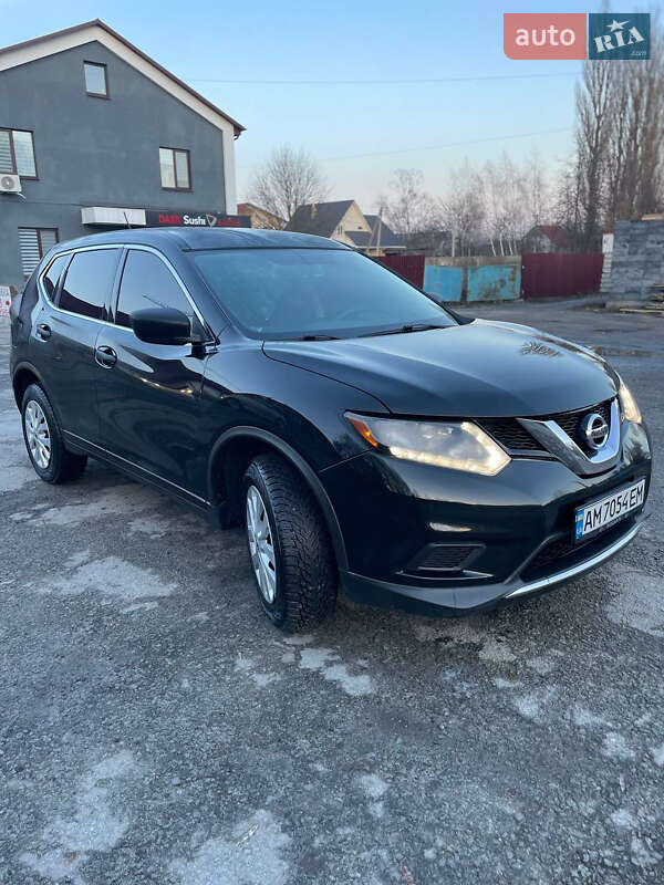 Позашляховик / Кросовер Nissan Rogue 2015 в Звягелі