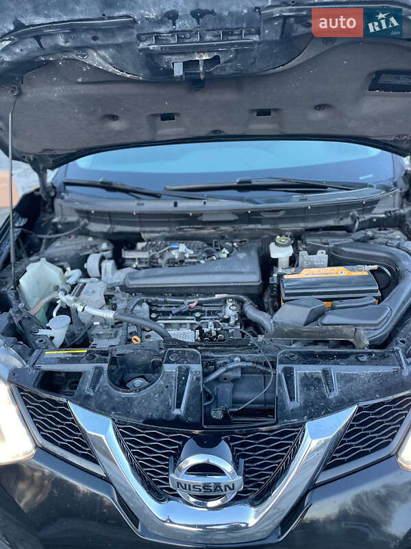 Позашляховик / Кросовер Nissan Rogue 2015 в Звягелі