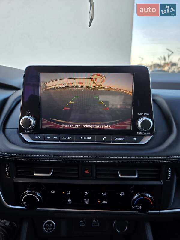 Позашляховик / Кросовер Nissan Rogue 2021 в Луцьку