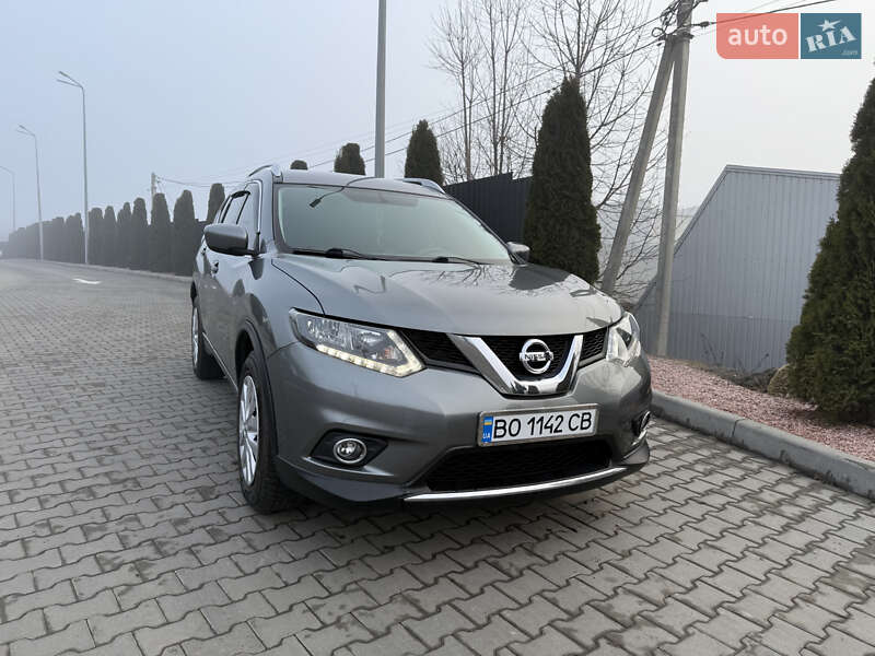 Внедорожник / Кроссовер Nissan Rogue 2015 в Тернополе