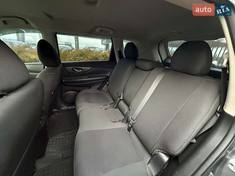 Внедорожник / Кроссовер Nissan Rogue 2015 в Тернополе