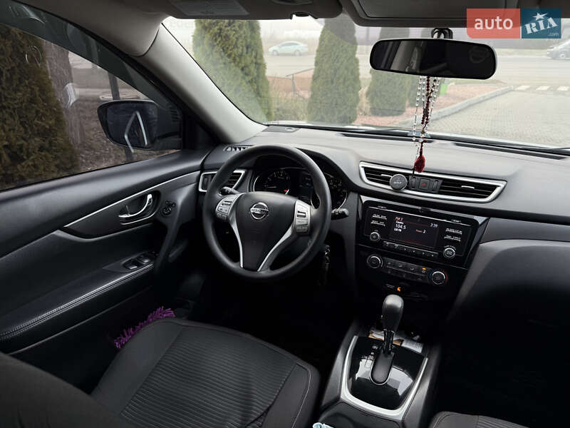 Внедорожник / Кроссовер Nissan Rogue 2015 в Тернополе
