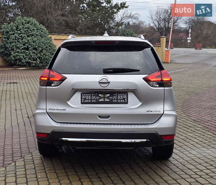 Позашляховик / Кросовер Nissan Rogue 2017 в Мукачевому