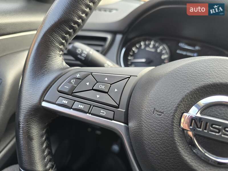 Позашляховик / Кросовер Nissan Rogue 2017 в Мукачевому