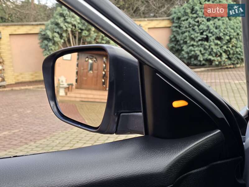 Позашляховик / Кросовер Nissan Rogue 2017 в Мукачевому