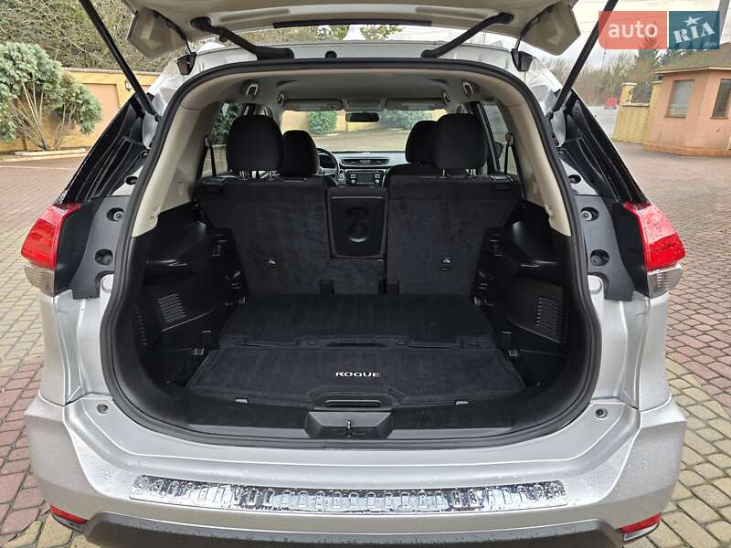 Позашляховик / Кросовер Nissan Rogue 2017 в Мукачевому